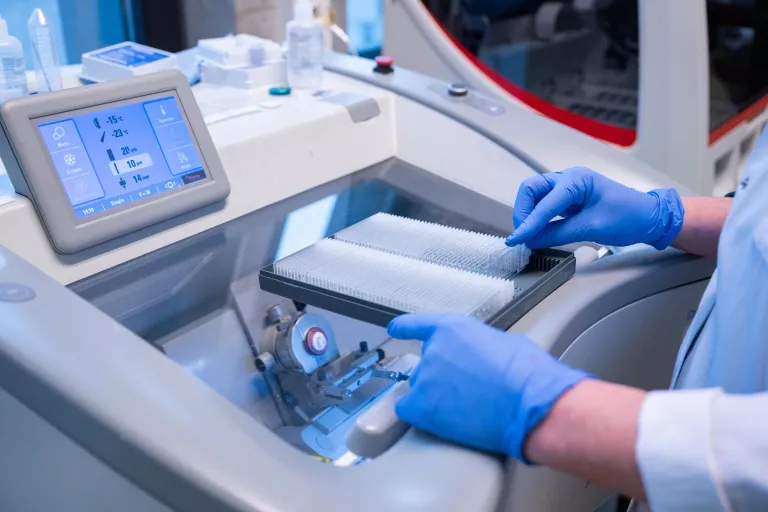 Technologies-Cryomicrotoom-CryoStar-NX70-ThermoFisher